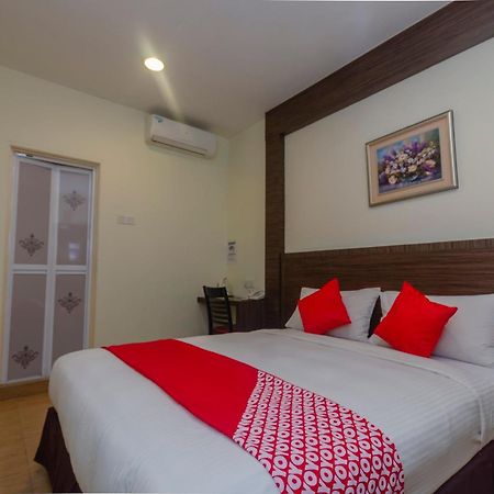 Super Oyo 596 The Vintage Hotel Johor Bahru Bagian luar foto