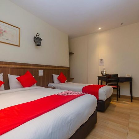 Super Oyo 596 The Vintage Hotel Johor Bahru Bagian luar foto