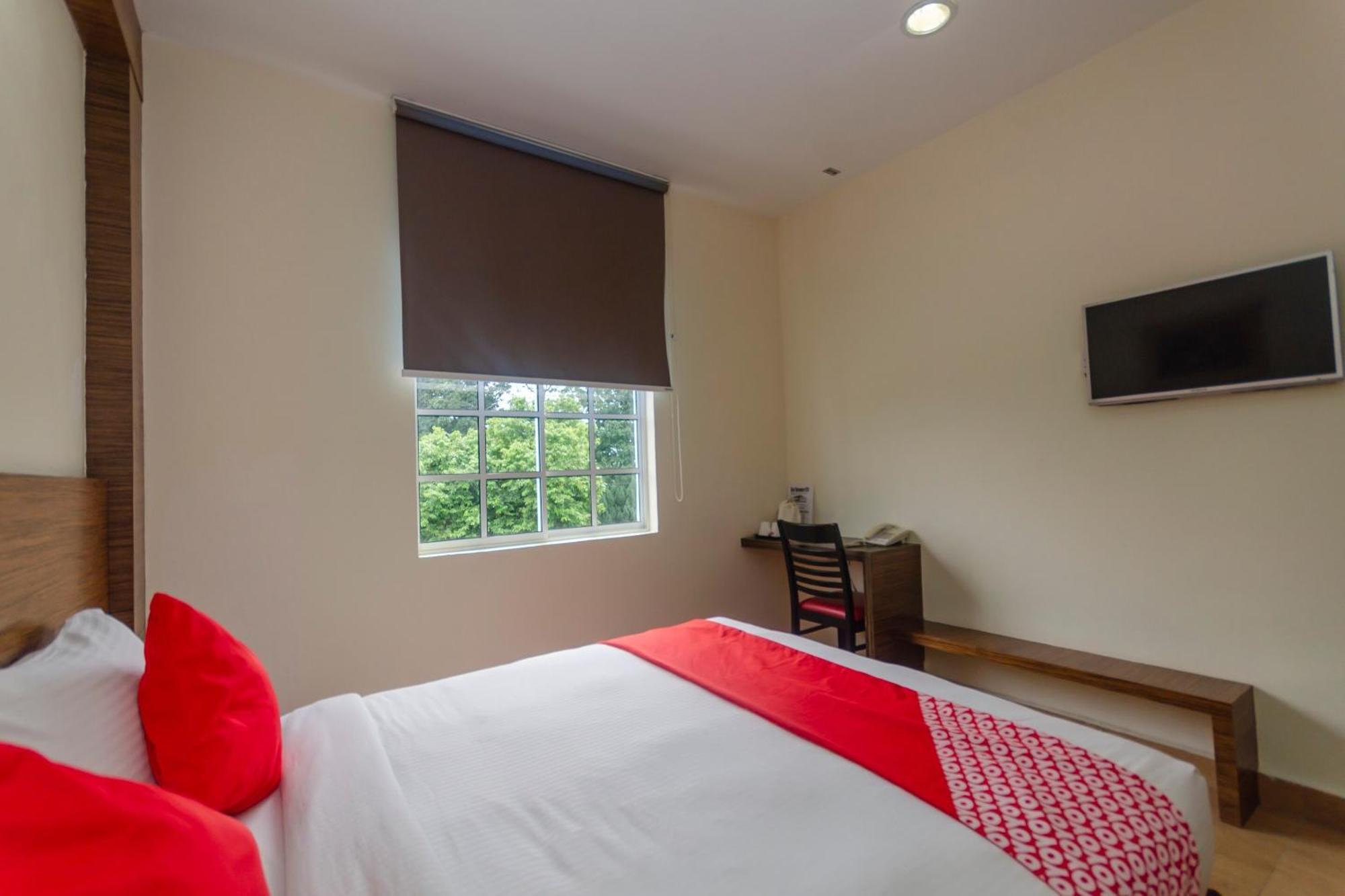 Super Oyo 596 The Vintage Hotel Johor Bahru Bagian luar foto