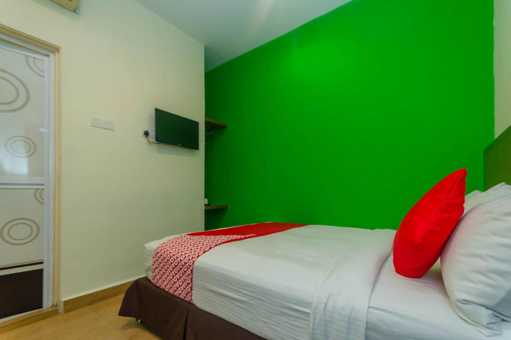 Super Oyo 596 The Vintage Hotel Johor Bahru Bagian luar foto