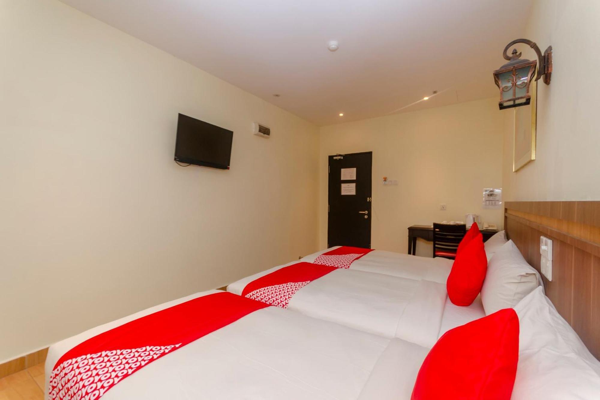 Super Oyo 596 The Vintage Hotel Johor Bahru Bagian luar foto