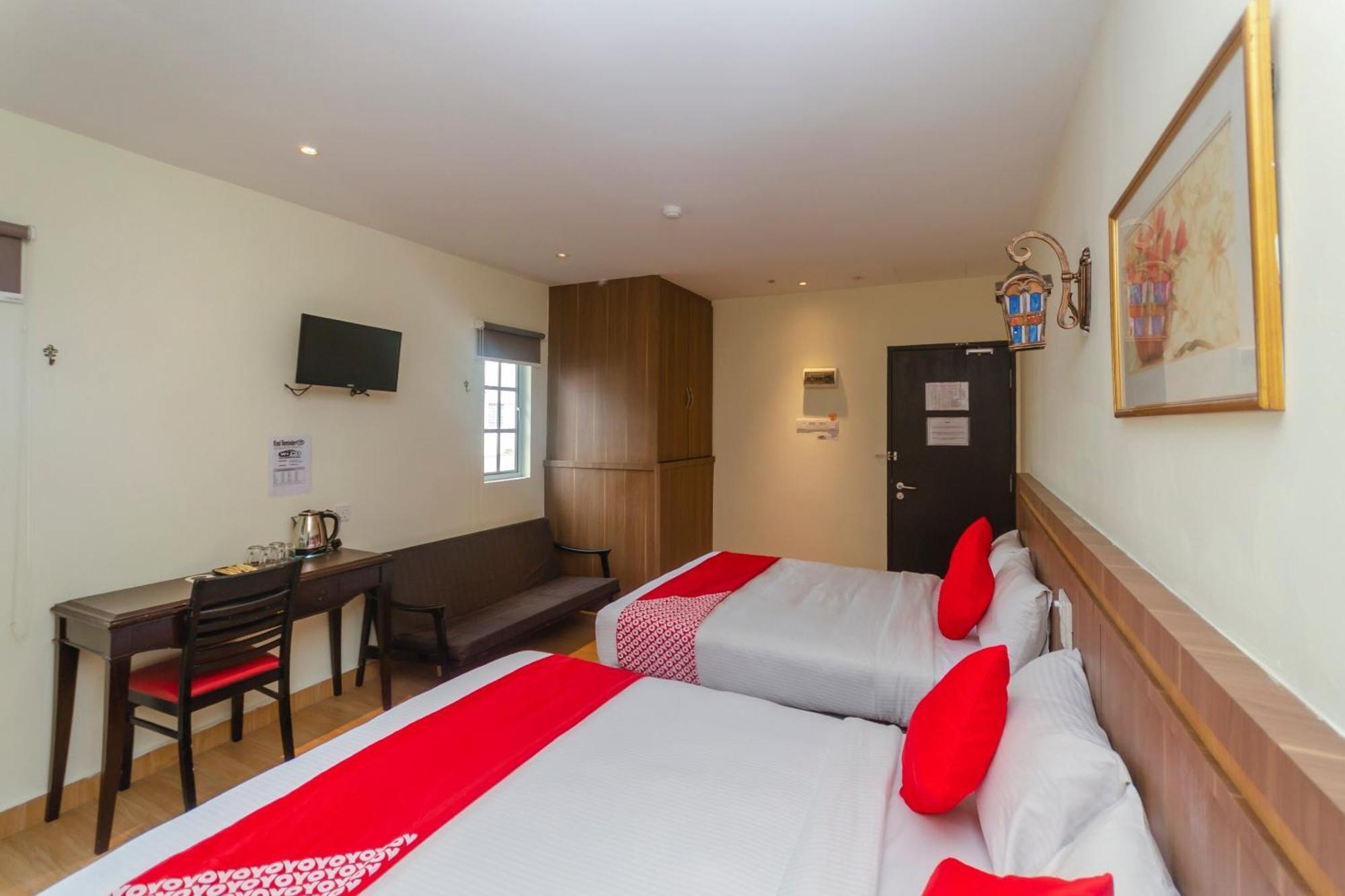 Super Oyo 596 The Vintage Hotel Johor Bahru Bagian luar foto