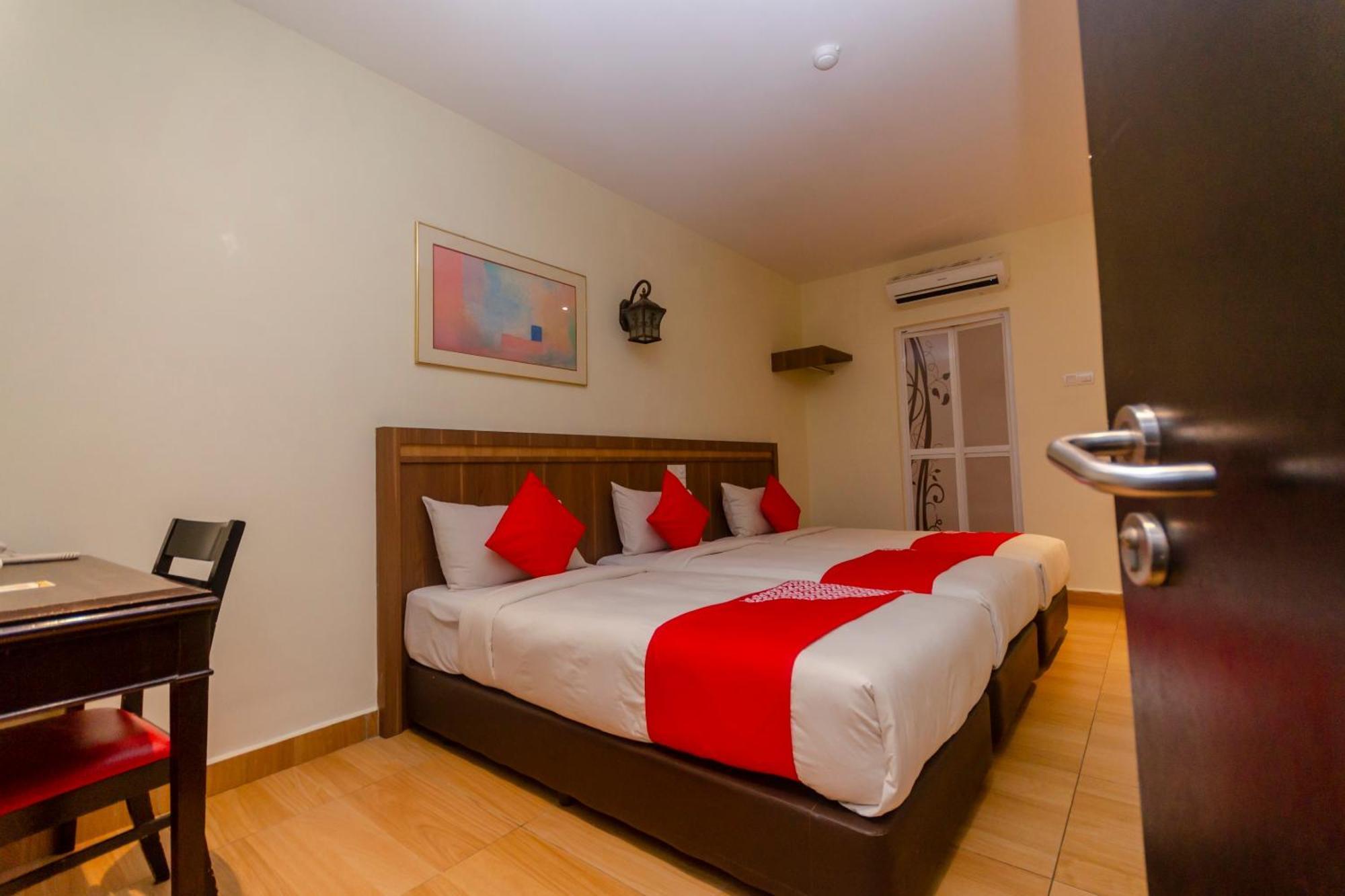 Super Oyo 596 The Vintage Hotel Johor Bahru Bagian luar foto