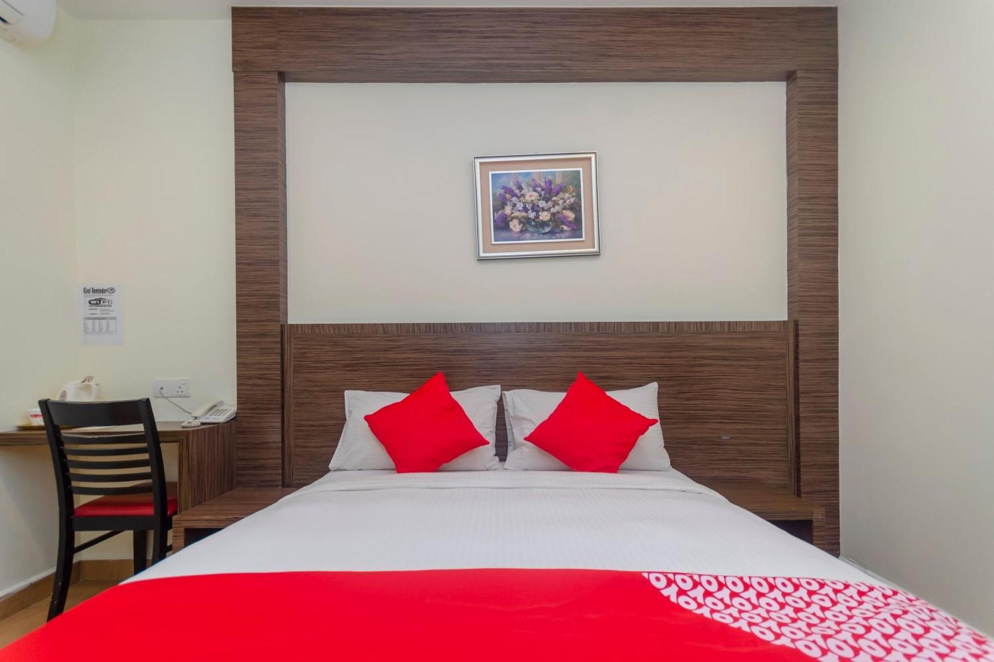 Super Oyo 596 The Vintage Hotel Johor Bahru Bagian luar foto