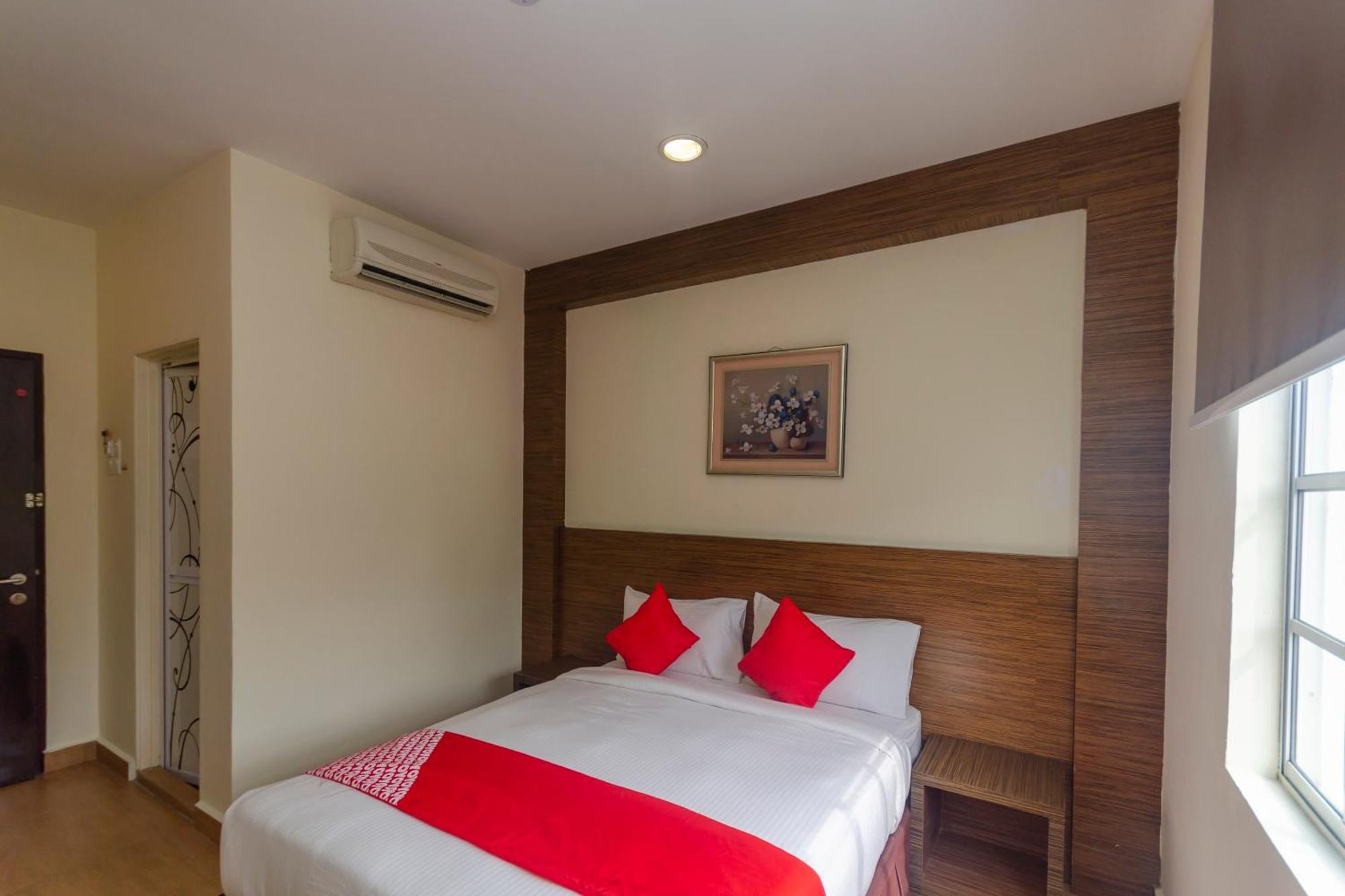 Super Oyo 596 The Vintage Hotel Johor Bahru Bagian luar foto