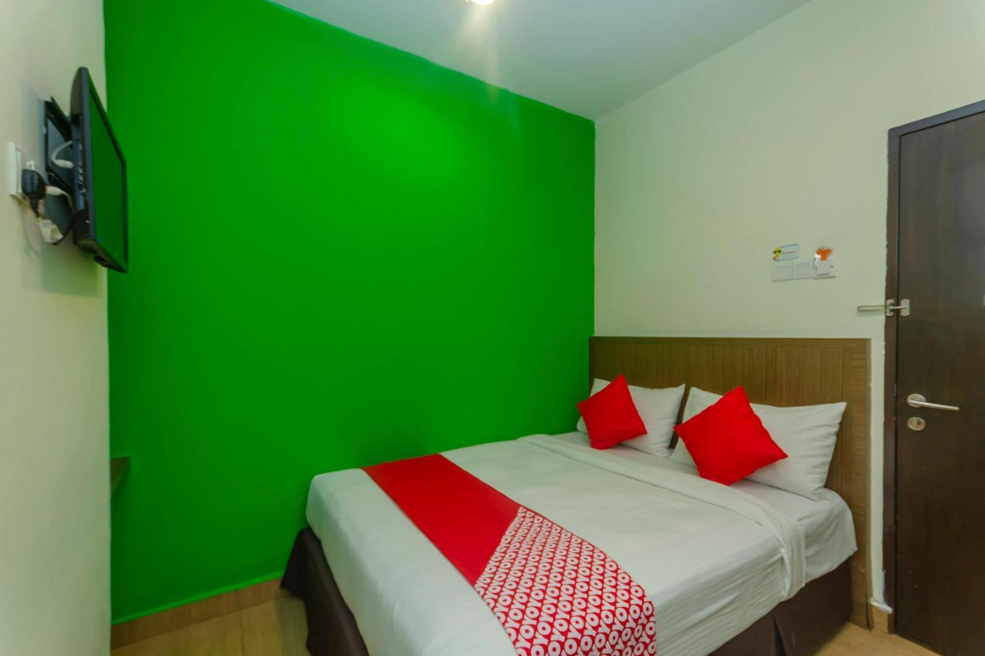 Super Oyo 596 The Vintage Hotel Johor Bahru Bagian luar foto