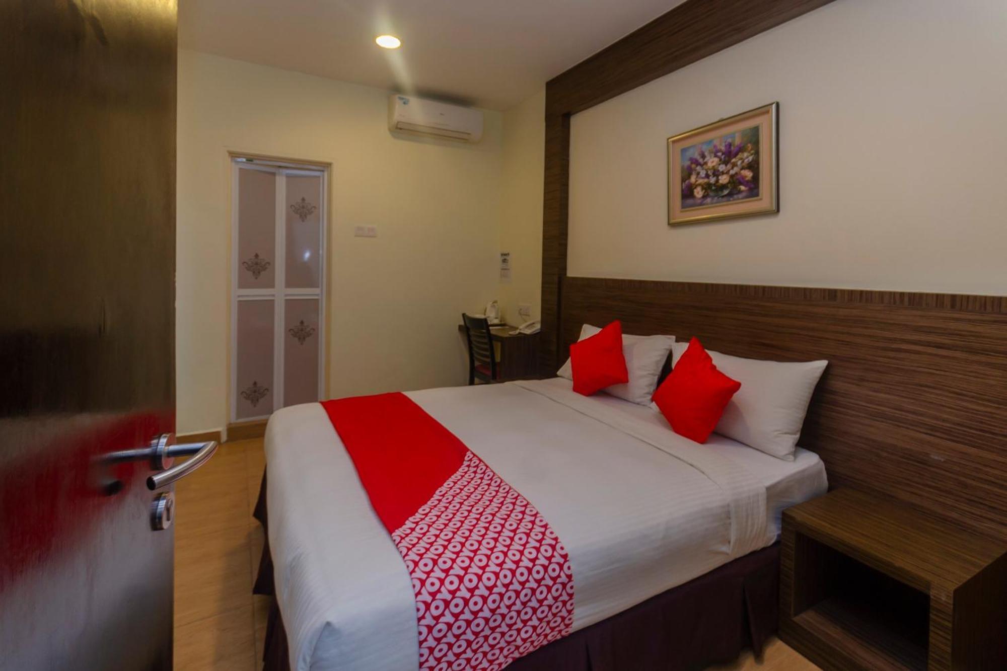 Super Oyo 596 The Vintage Hotel Johor Bahru Bagian luar foto